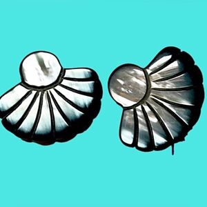Shell-Inspired Mother-of-Pearl Clip-On Earrings in Iridescent White